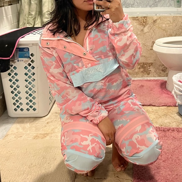 Kylie Jenner Brand Pink Camo Sweat Set - Picture 3 of 3